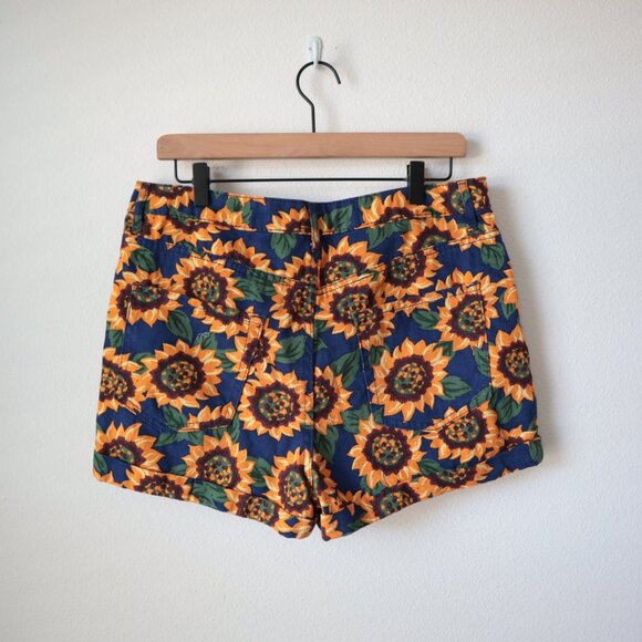 Forever 21 Sunflower Print Cuffed Shorts | 30 - Picture 4 of 5